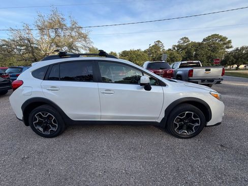 Used 2014 Subaru Crosstrek 2.0i Premium w/ Moonroof Package image 4