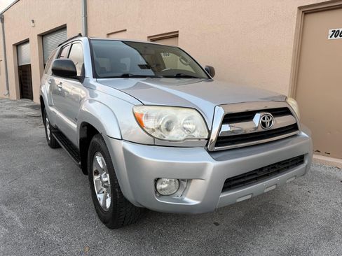 Used 2007 Toyota 4Runner SR5 image 3