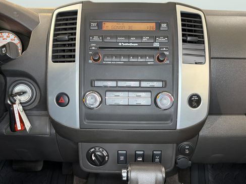 Used 2011 Nissan Xterra PRO-4X AWD/4WD image 15