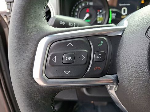 Certified 2025 Jeep Wrangler Unlimited Sahara w/ Safety Group AWD/4WD image 20