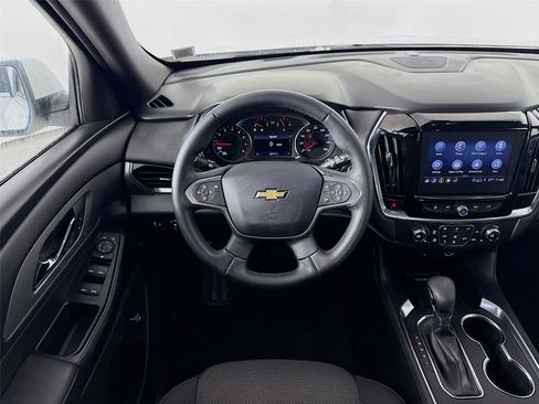 Used 2023 Chevrolet Traverse LT image 21