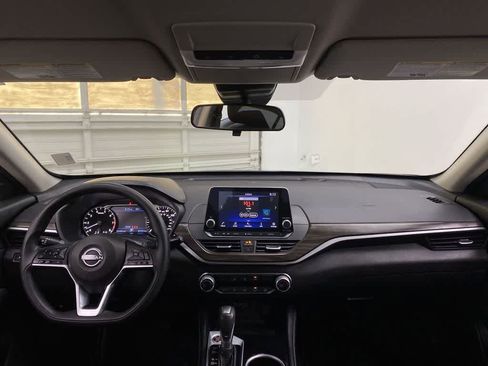 Used 2023 Nissan Altima 2.5 SV image 13