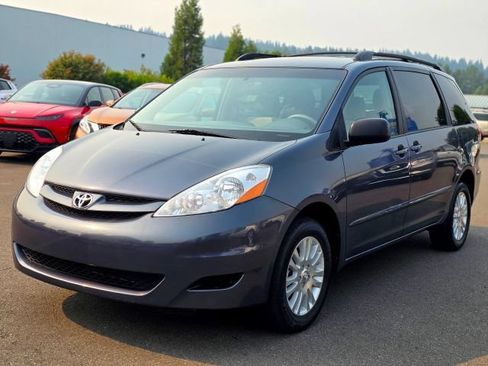 Used 2007 Toyota Sienna LE AWD/4WD image 3