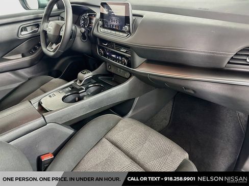 Certified 2026 Nissan Rogue SV FWD image 27