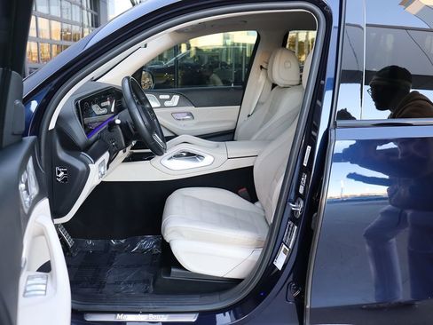 Used 2021 Mercedes-Benz GLS 580 4MATIC image 35