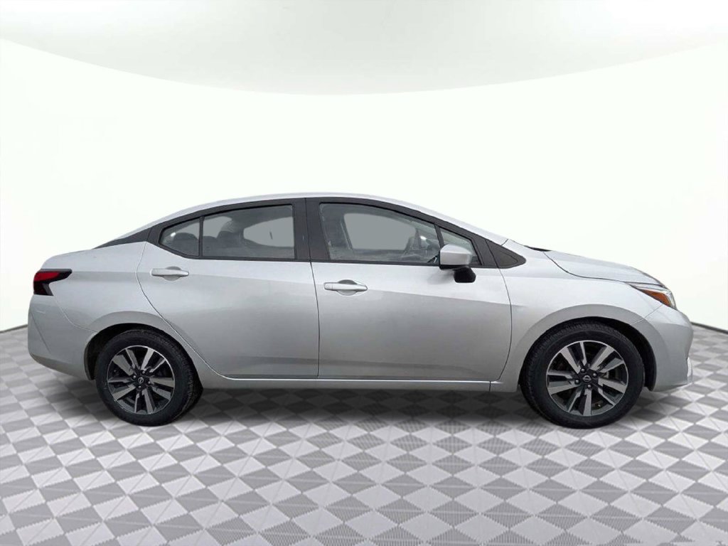 Used 2024 Nissan Versa SV FWD image 3