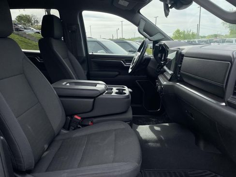 Used 2025 Chevrolet Silverado 1500 LT image 12