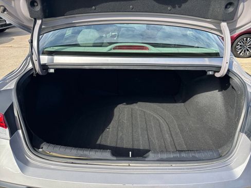 Used 2025 Hyundai Elantra SEL image 28