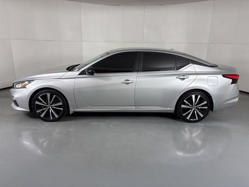 Used 2021 Nissan Altima 2.5 SR FWD image 5