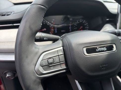 Used 2025 Jeep Compass Limited AWD/4WD image 21