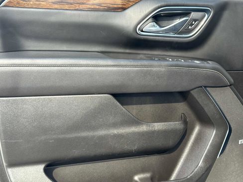 Used 2023 Chevrolet Suburban Premier image 20