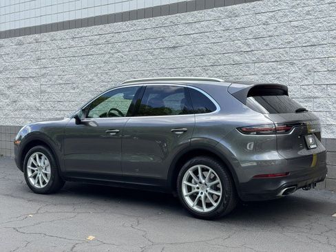 Used 2019 Porsche Cayenne AWD/4WD image 2