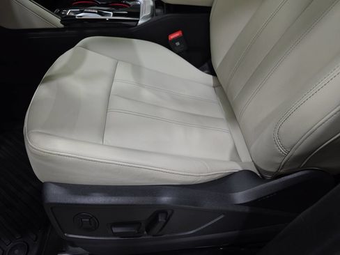 Used 2025 Audi Q5 Premium w/ Convenience Package AWD/4WD image 32