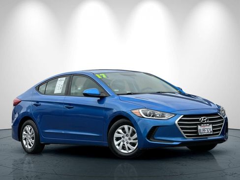 Used 2017 Hyundai Elantra SE FWD image 2