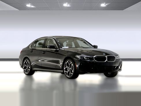Used 2025 BMW 330i Sedan w/ Convenience Package image 7