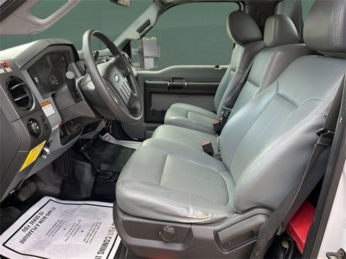 Used 2015 Ford F550 4x4 Regular Cab Super Duty image 11