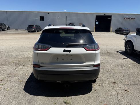 Used 2019 Jeep Cherokee Latitude Plus FWD image 6
