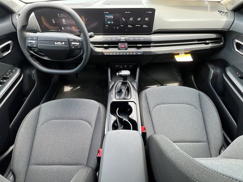 New 2026 Kia K4 FWD image 10