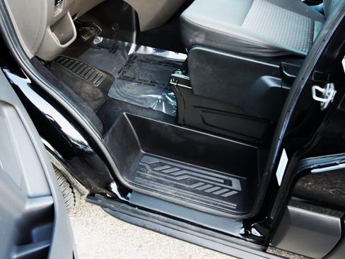 Used 2024 Ford Transit 350 XLT image 28