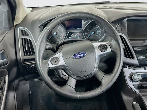 Used 2014 Ford Focus Titanium FWD image 18