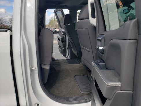 Used 2018 Chevrolet Silverado 1500 LT image 22