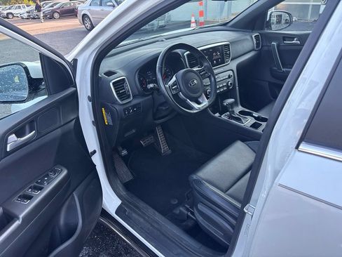 Used 2020 Kia Sportage S w/ S FWD Sunroof Package image 8