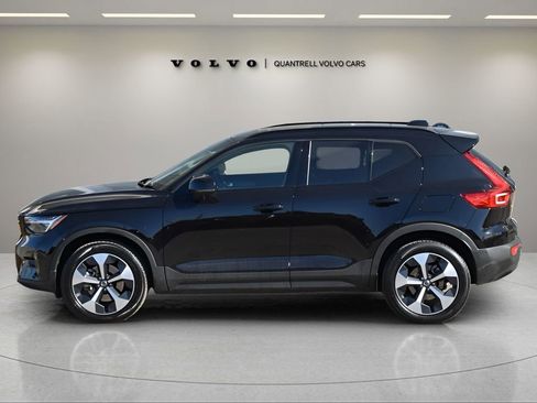 Certified 2025 Volvo XC40 B5 Plus w/ Protection Package Premier image 7