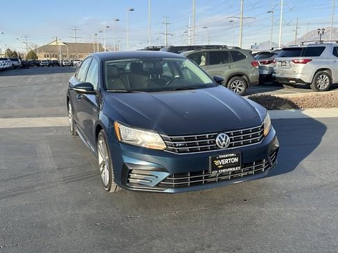 Used 2018 Volkswagen Passat 2.0T R-Line image 28