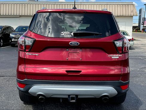Used 2018 Ford Escape Titanium w/ Ford Safe & Smart Package FWD image 5