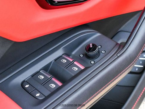 Used 2020 Lamborghini Urus image 34