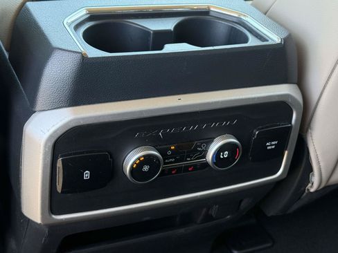 Used 2024 Ford Expedition Limited RWD image 33