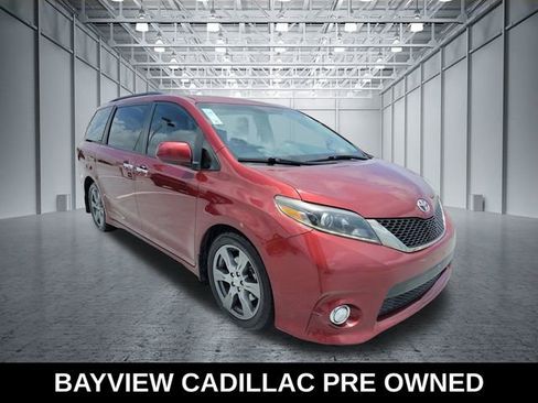 Used 2017 Toyota Sienna SE FWD image 7