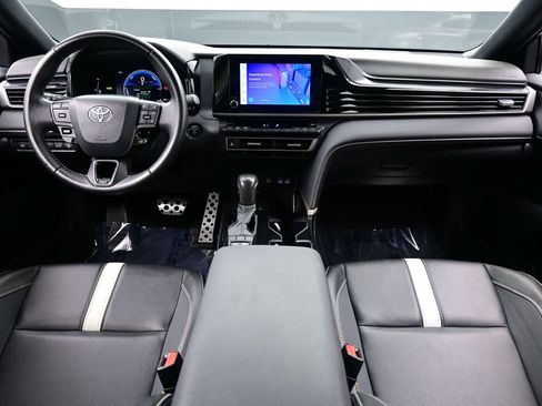 Used 2025 Toyota Camry SE FWD image 16