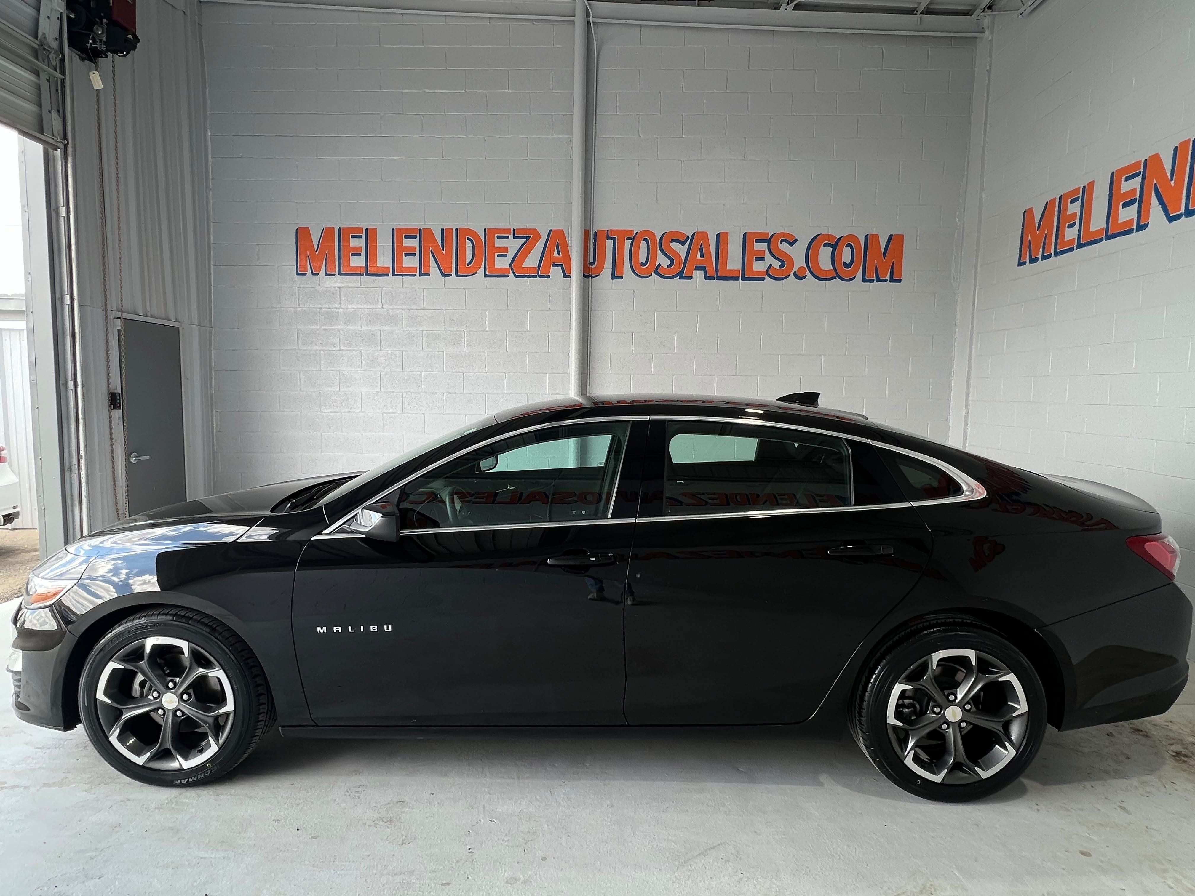 Used 2022 Chevrolet Malibu LT FWD image 2