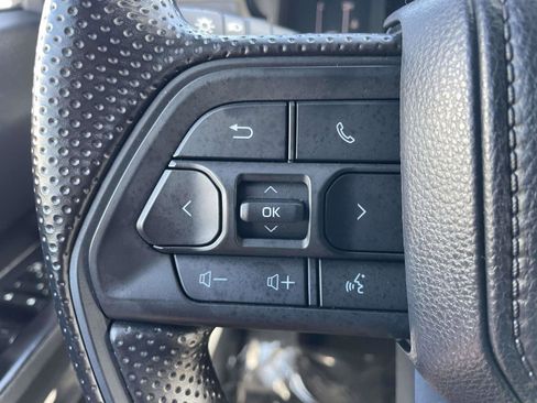 Used 2025 Toyota Tacoma SR5 AWD/4WD image 26
