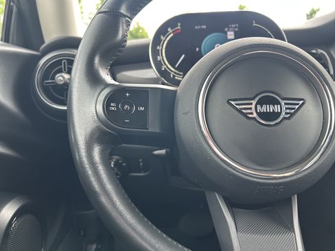 Used 2024 MINI Cooper 2-Door Hardtop FWD image 18