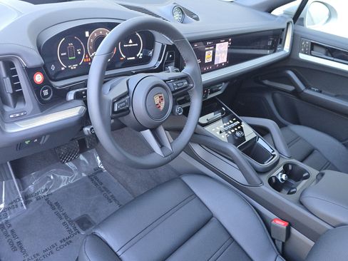 New 2026 Porsche Cayenne E-Hybrid image 4