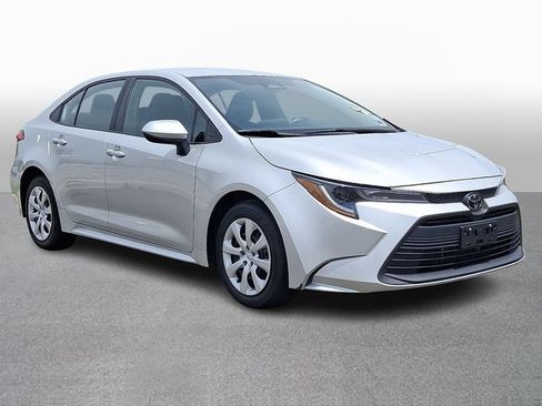 Used 2024 Toyota Corolla LE FWD image 3