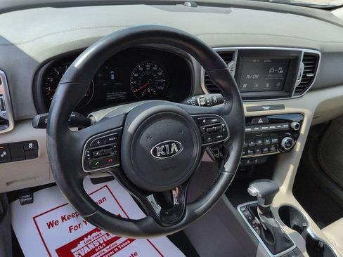 Used 2019 Kia Sportage EX w/ EX Premium Package FWD image 9