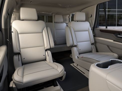 New 2026 GMC Yukon Denali w/ Sun & Power Step Package AWD/4WD image 41