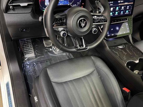 Used 2023 Maserati Grecale Modena AWD/4WD image 29
