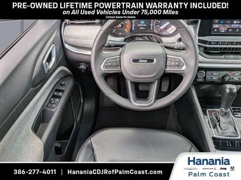Used 2025 Jeep Compass Latitude AWD/4WD image 15