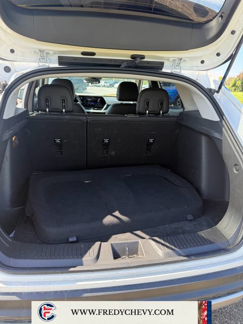 Used 2025 Chevrolet Trax LT FWD image 37