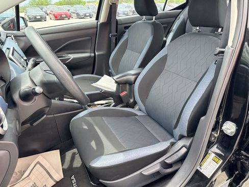 Used 2025 Nissan Versa SV FWD image 13