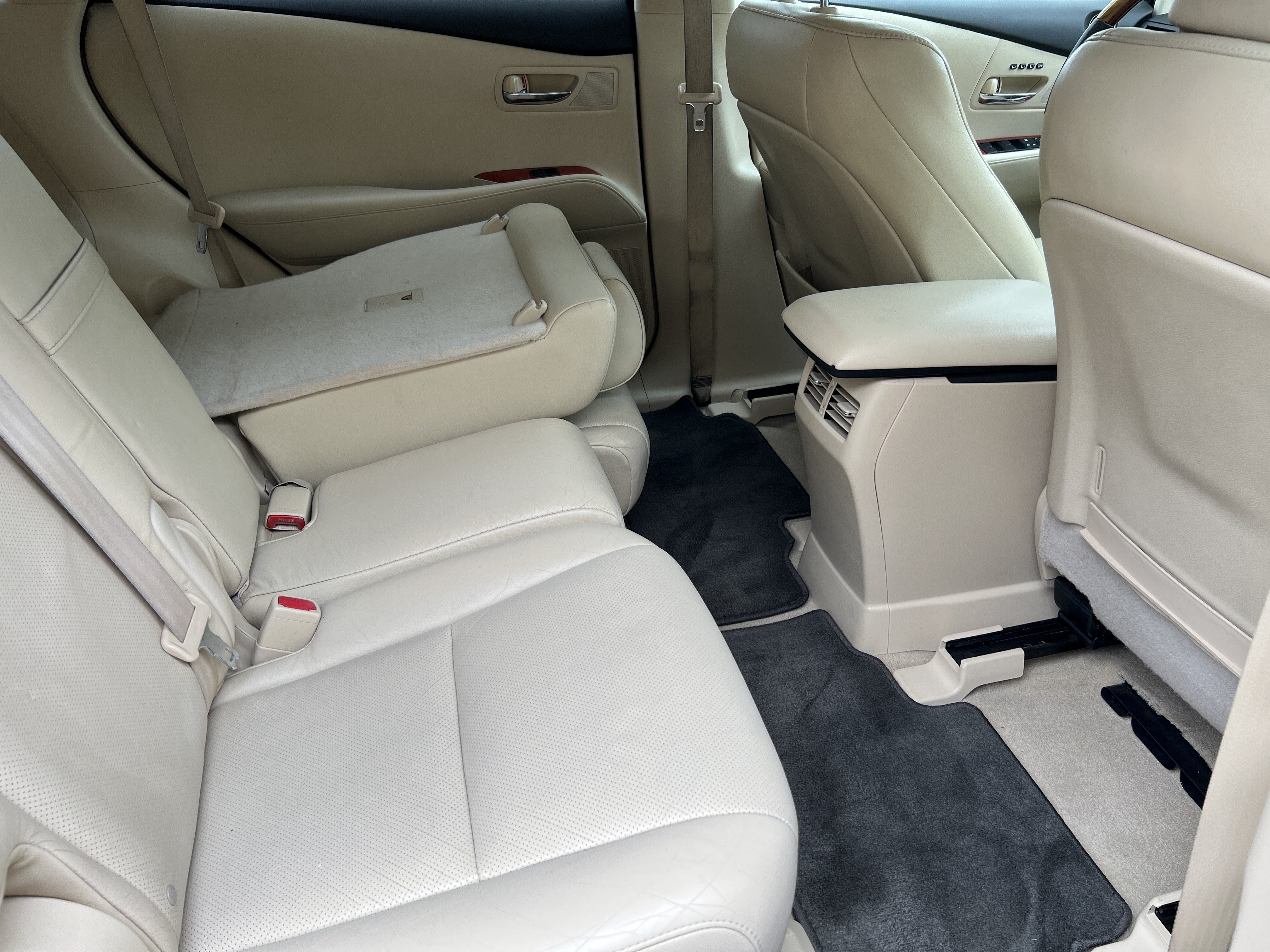 Used 2010 Lexus RX 350 2WD w/ Premium Pkg image 16