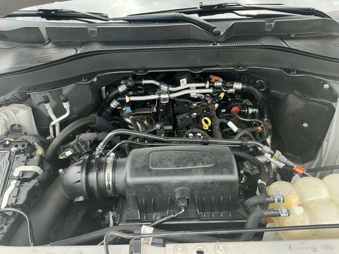 Used 2023 Ford Explorer XLT w/ Equipment Group 202A RWD image 25
