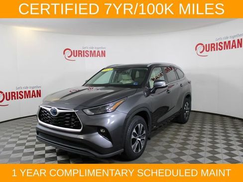 Used 2024 Toyota Highlander XLE AWD/4WD image 2