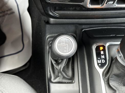 Used 2021 Jeep Wrangler Unlimited Sport AWD/4WD image 27