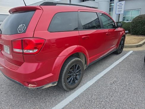 Used 2019 Dodge Journey SE image 3