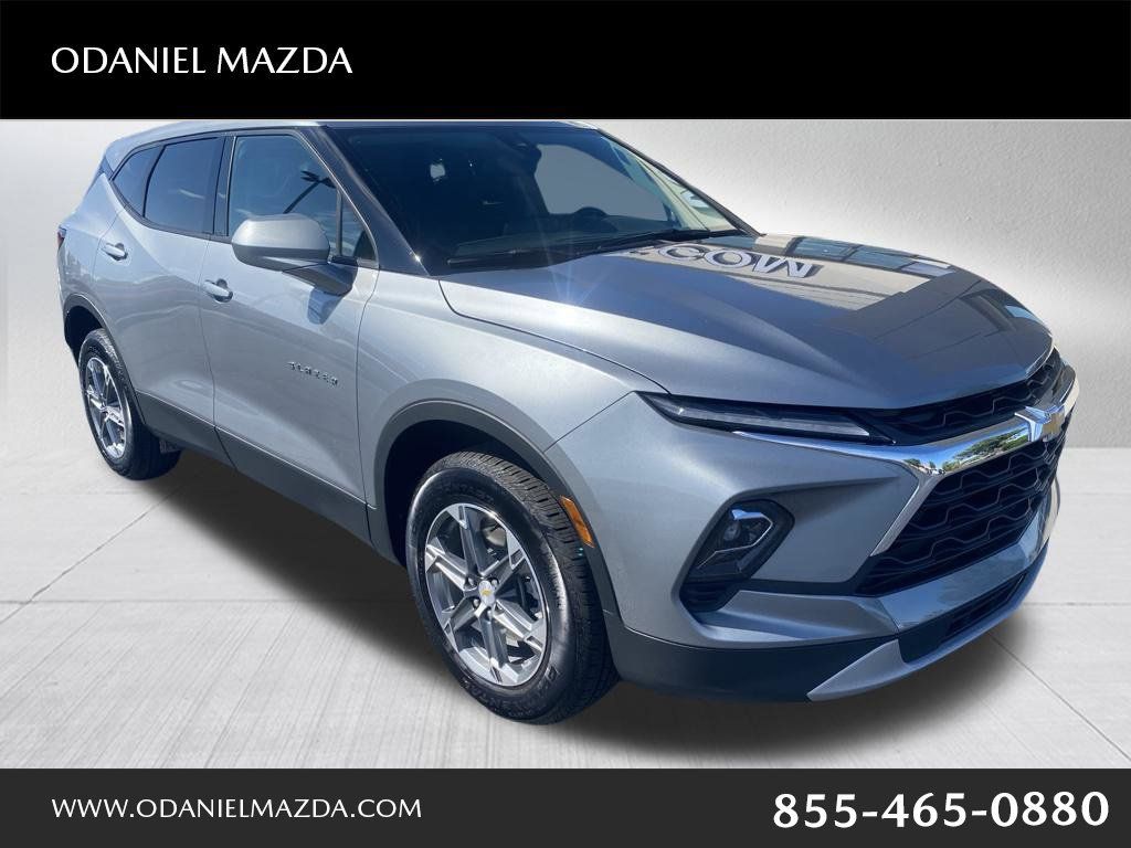 Used 2024 Chevrolet Blazer LT FWD image 1